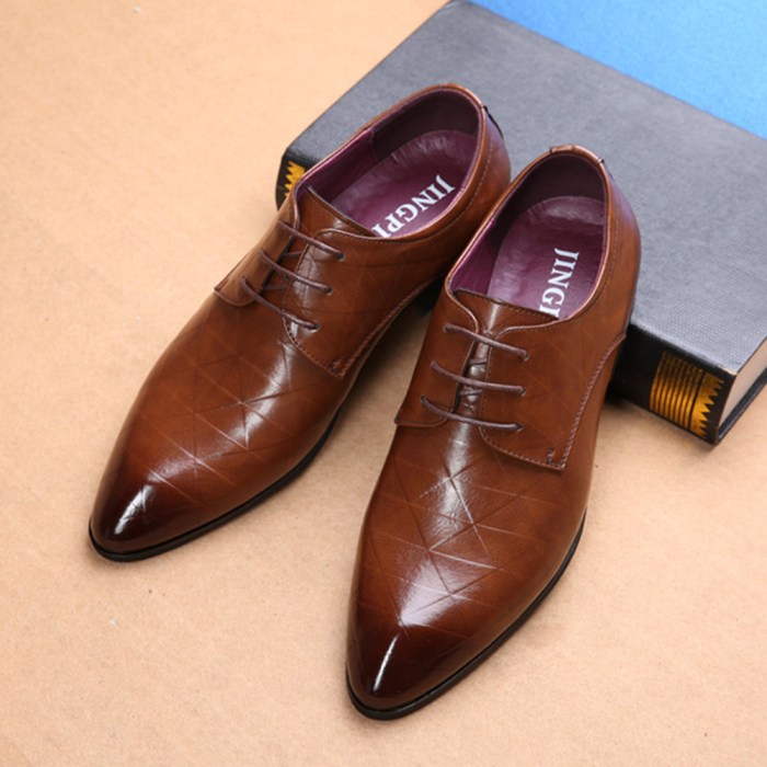 Pointed mens dress shoes