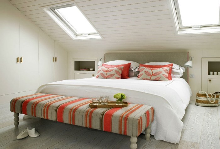 How to decorate a room with sloped ceilings