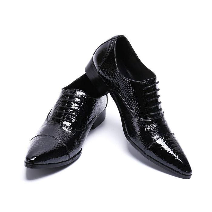 Pointed mens dress shoes