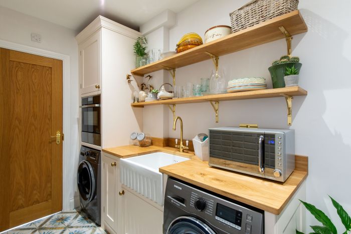 How to decorate utility room